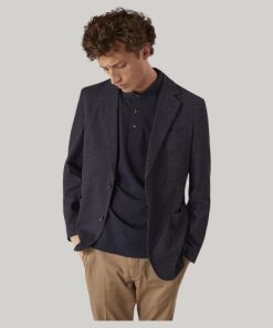 Single breasted jacket with patch pocket