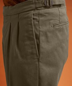 Men’s regular fit double pleat trousers in bul twill fabric