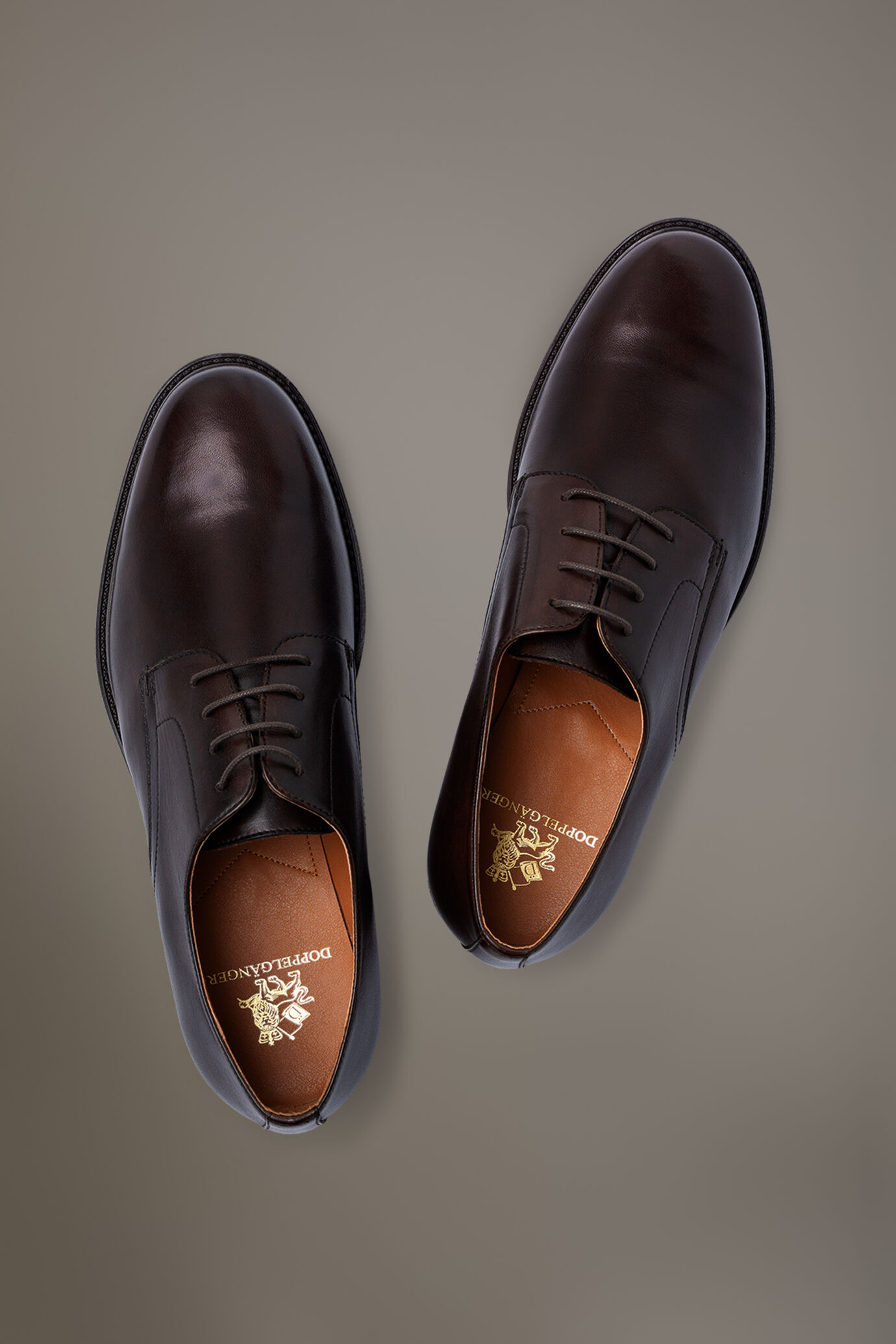 Derby shoe made of 100% leather with a rubber sole
