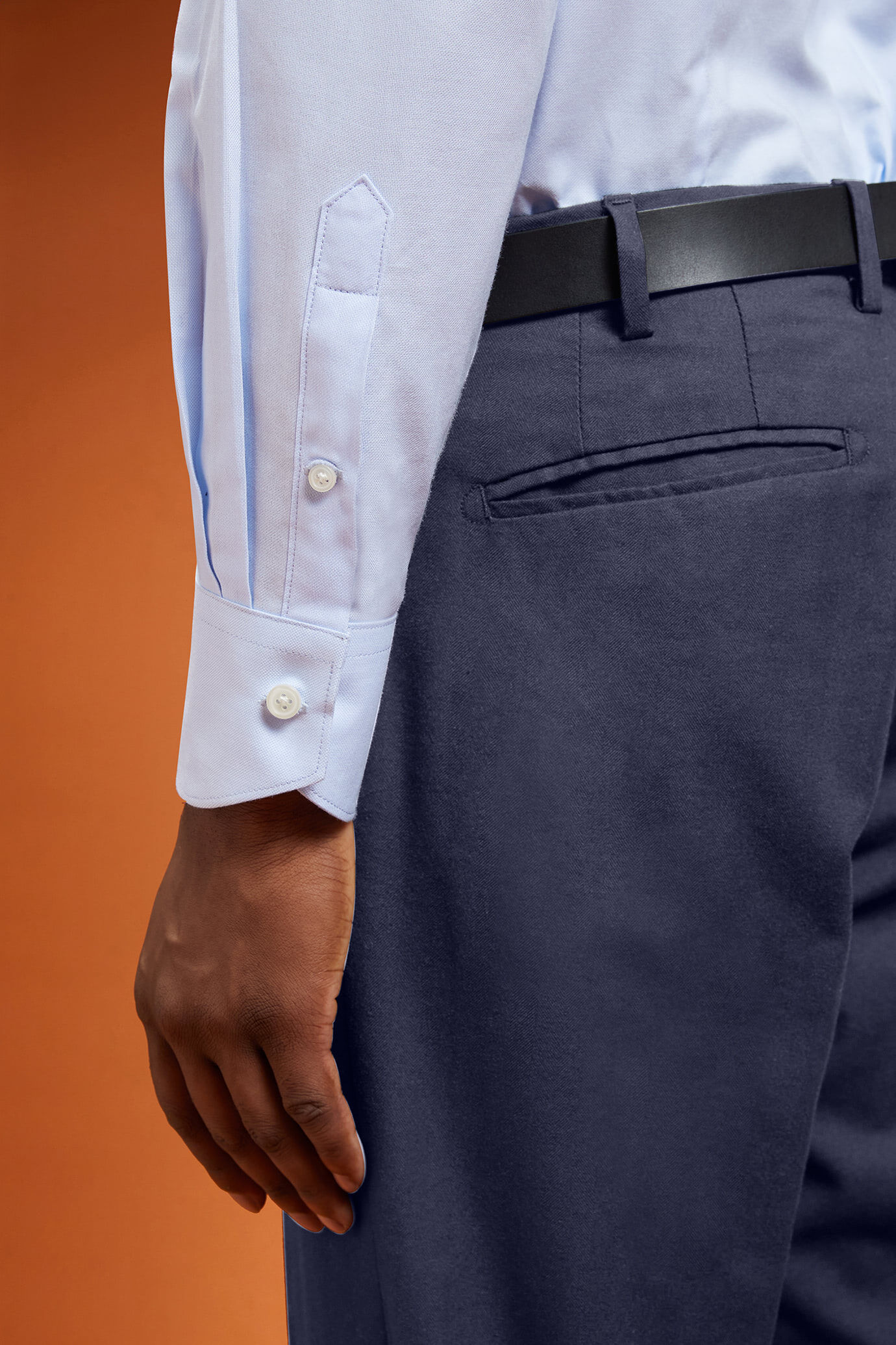 Men’s regular fit classic shirt in superlight 100% cotton superlight Oxford fabric with a classic collar