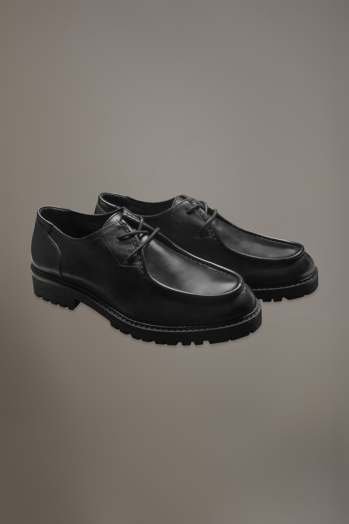 100% leather ranger shoe with rubber sole