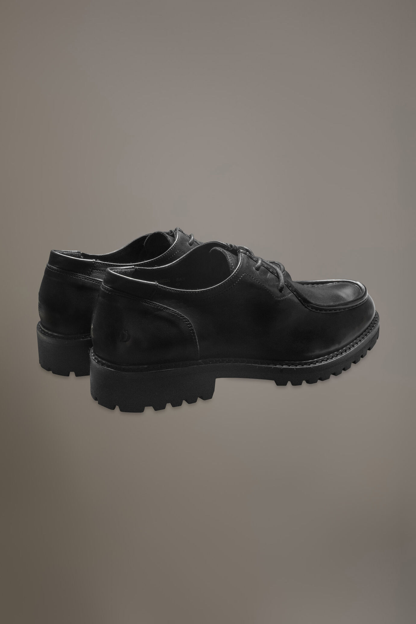 100% leather ranger shoe with rubber sole