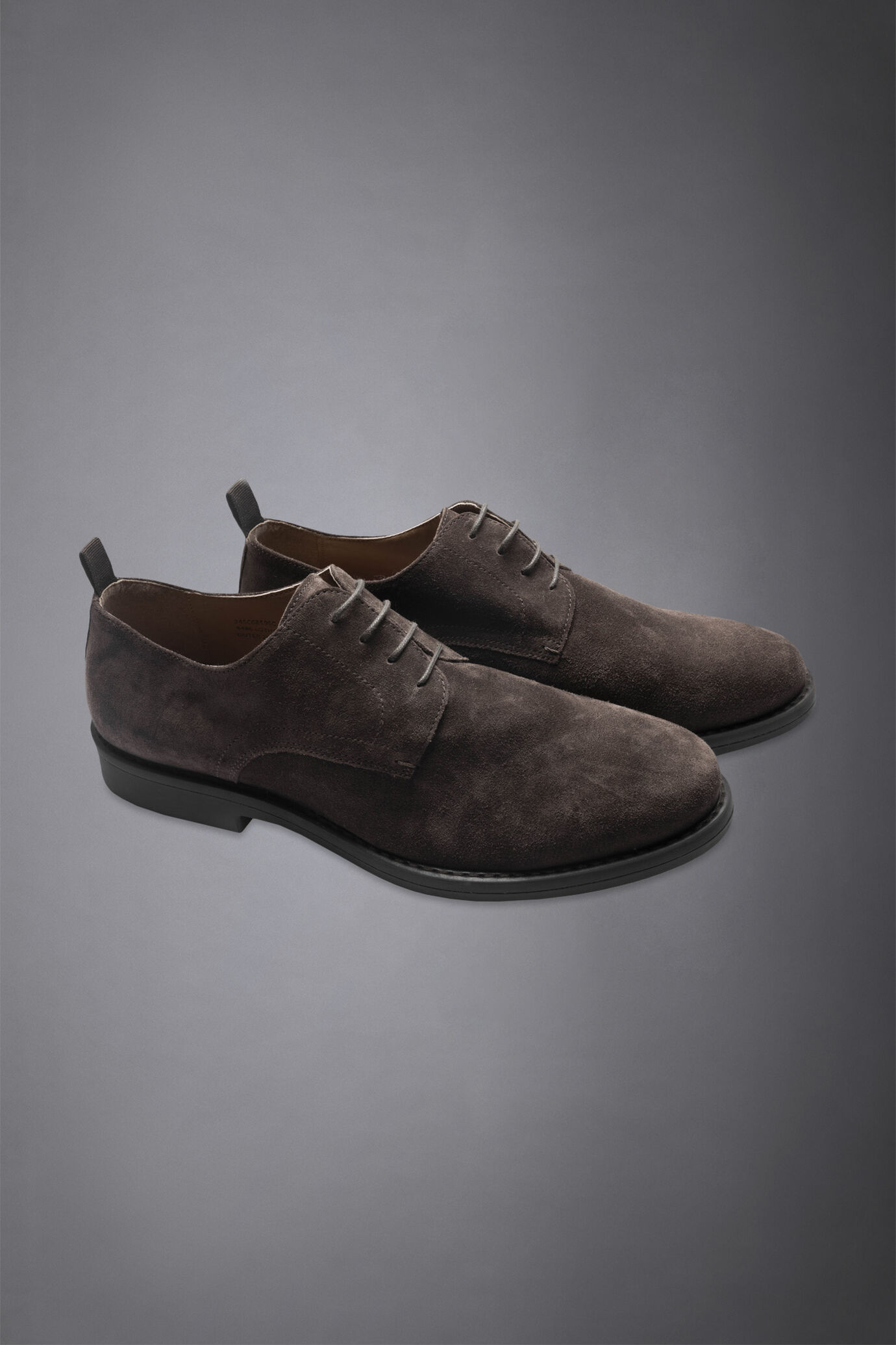 Men’s 100% suede leather derby shoe with rubber sole