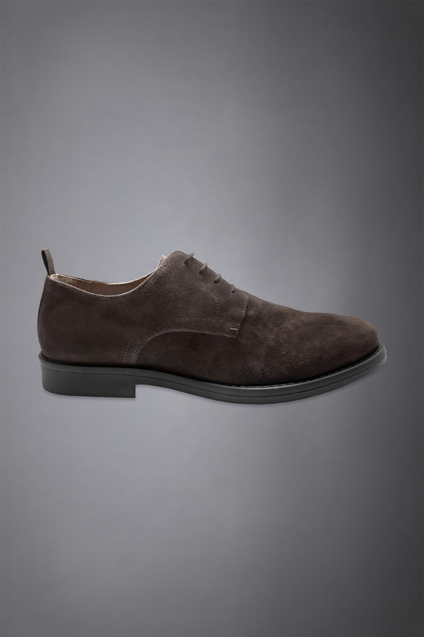 Men’s 100% suede leather derby shoe with rubber sole
