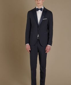 Single breasted peak lapel tuxed