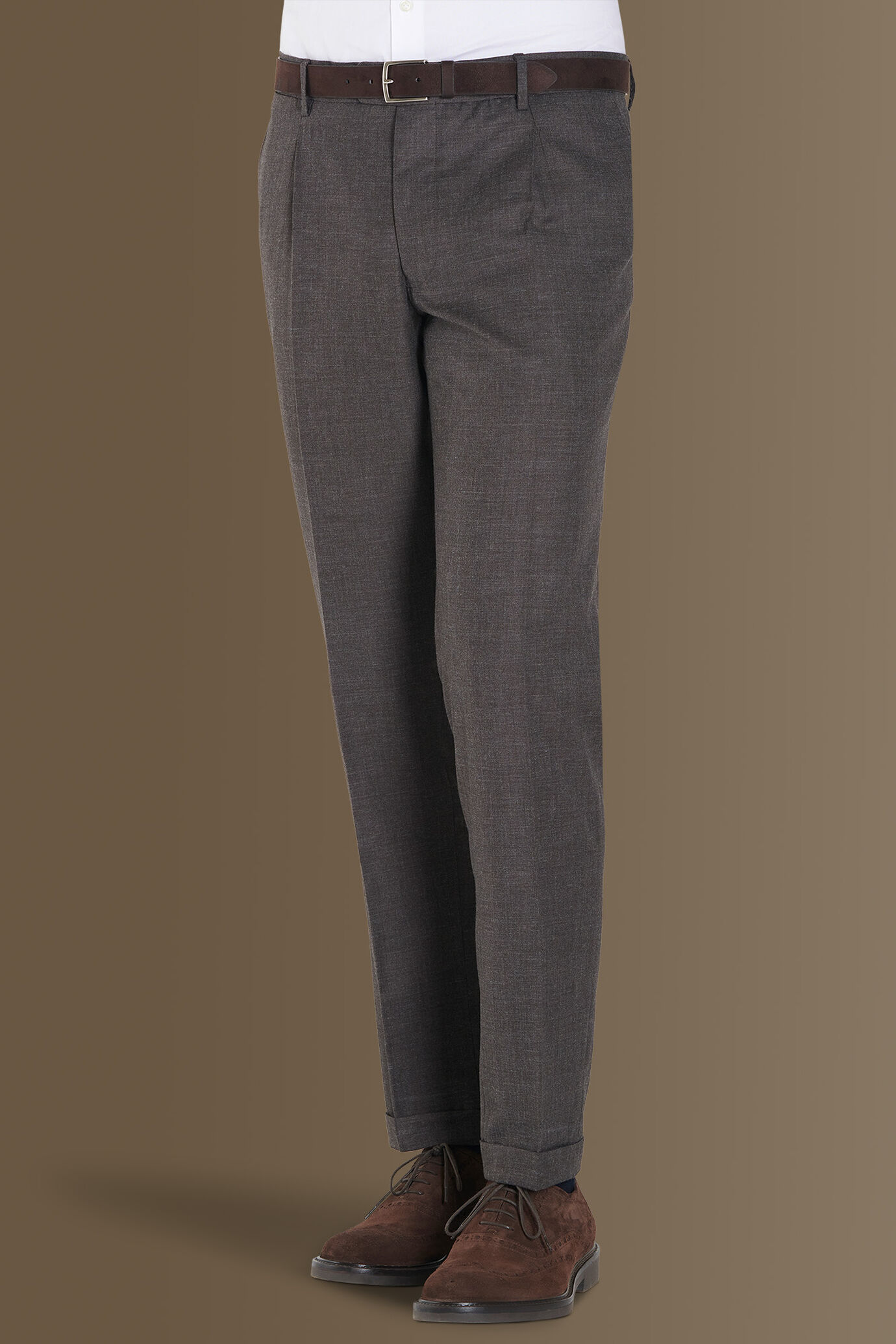 Single-breasted solid color suit with trousers with pinces