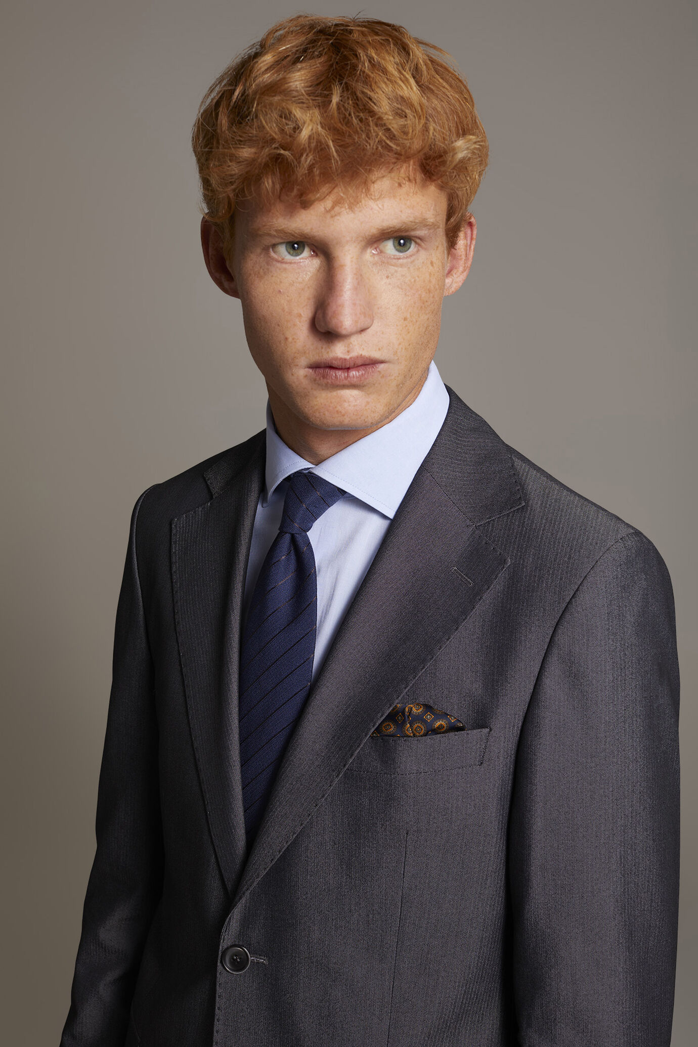 Single breasted suit flat trousers herringbone fabric