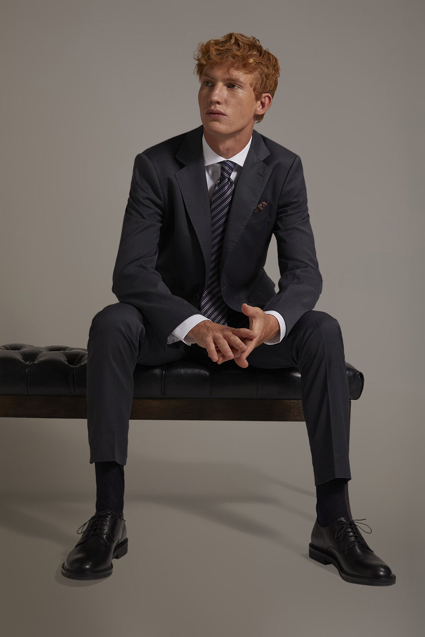 Regular fit single-breasted suit in microcheck fabric