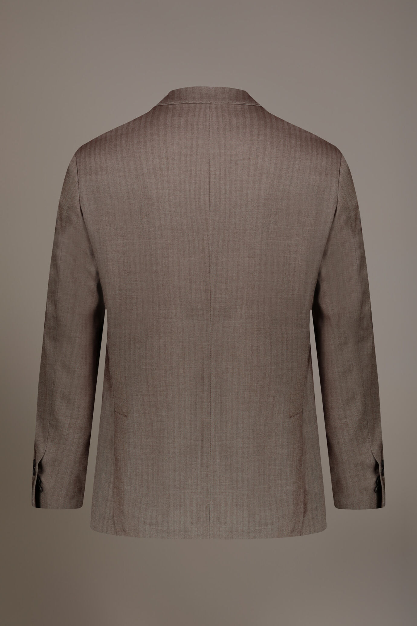 Regular fit single-breasted suit patterned herringbone fabric with solaro texture