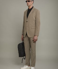 Men’s single-breasted suit in regular fit technical fabric