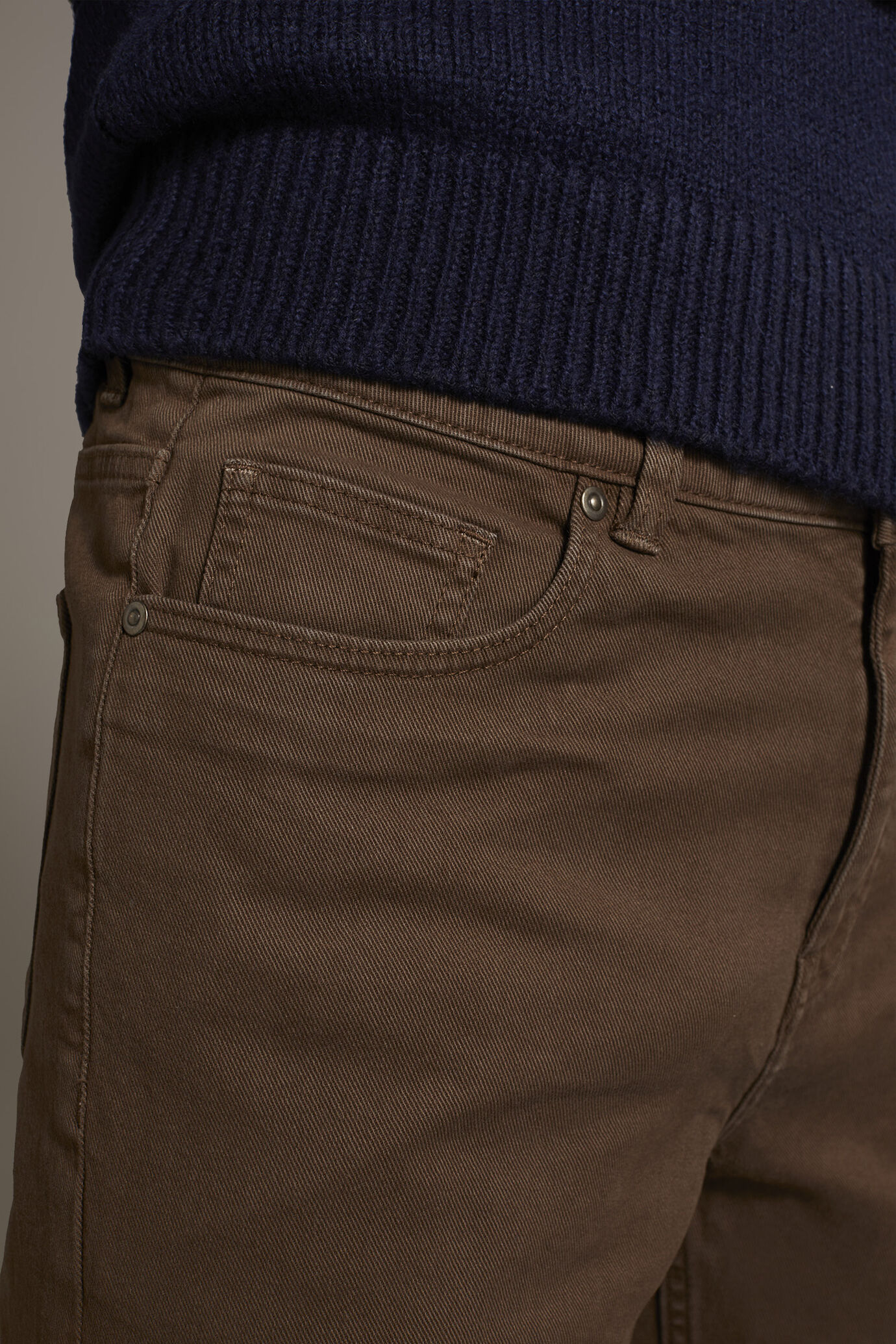 Regular fit 5 pockets trousers in bull twill fabric - Image 3