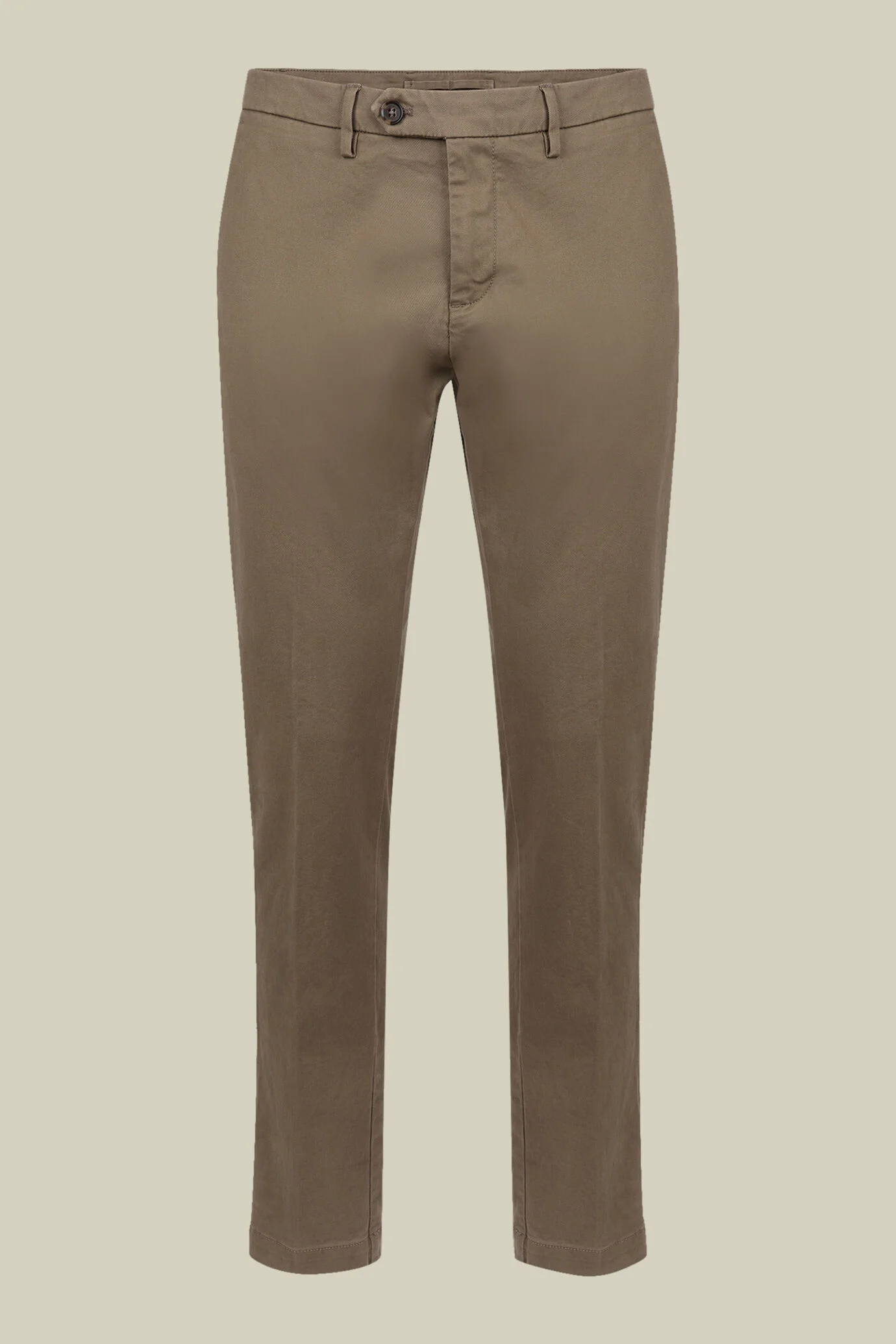 Men's classic twill chinos in a perfect fit - Image 1
