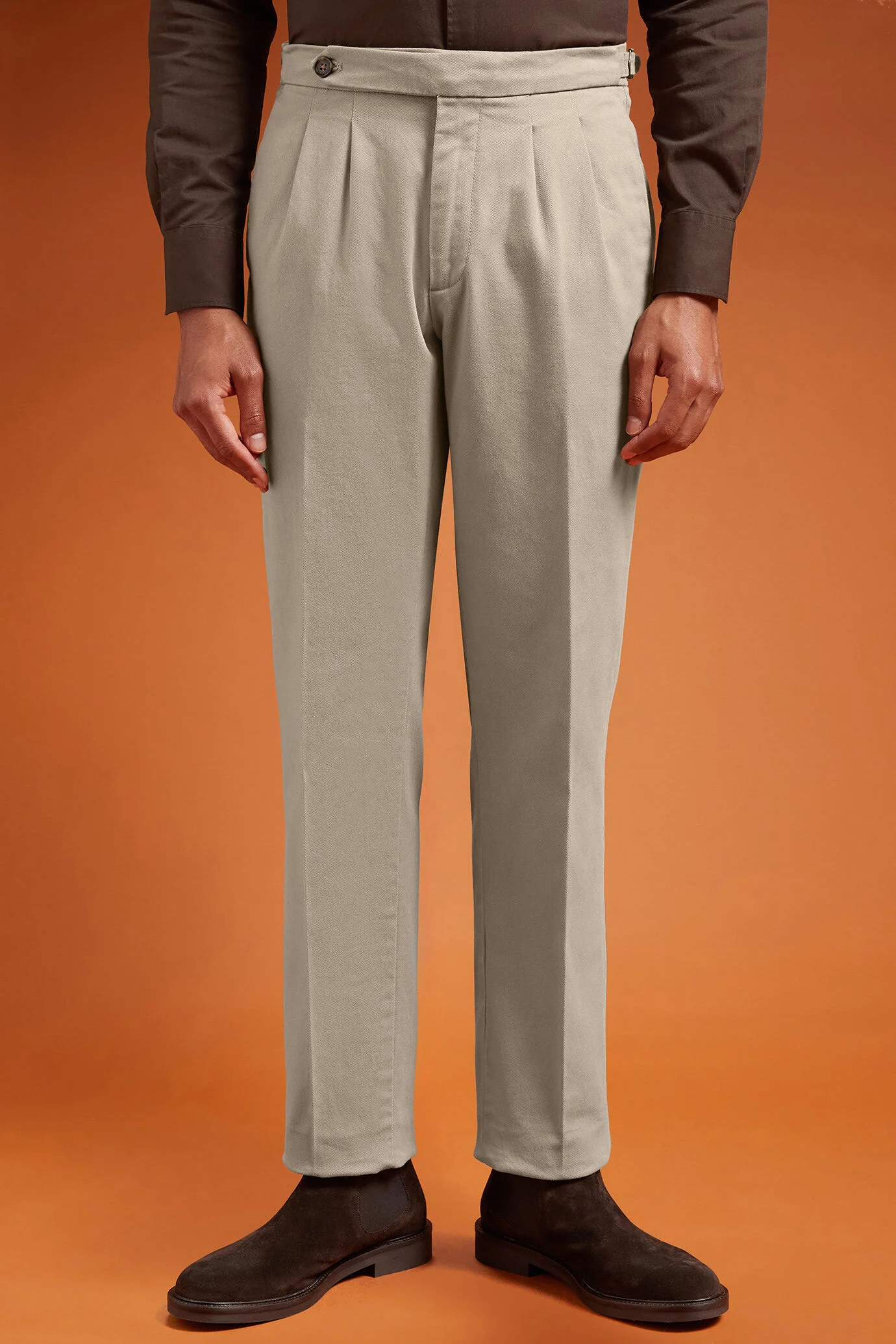 Men's regular fit double pleat trousers in bul twill fabric - Image 1
