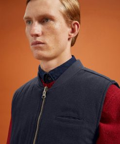 Alternative view of Men's reversible padded gilet in a regular fit